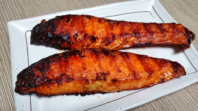 グリルパンで焼いた鮭西京焼き